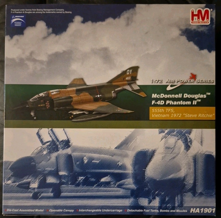 Hobbymaster McDonnell Douglas F-4D Phantom II Vietnam ""Steve Ritchie"" HA1901