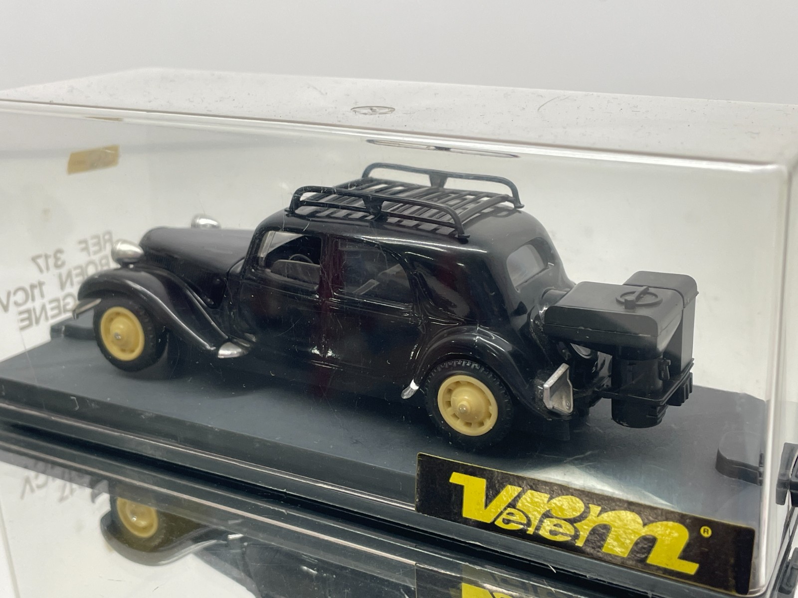 Picture 3 of 6