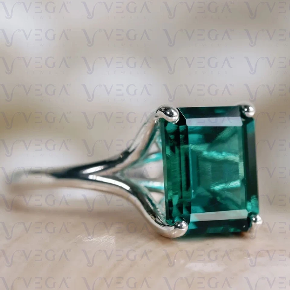 Anillo de boda solitario de esmeralda natural corte esmeralda de 5,00 quilates enchapado en oro blanco de 18 quilates Foto 2 de 4