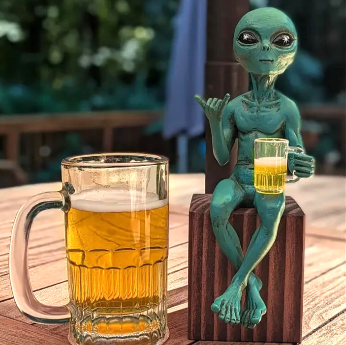 NEW 6" GREEN ALIEN BEER DUDE Is Hanging Loose Bro!  Resin Figurine Sculpture 6x2