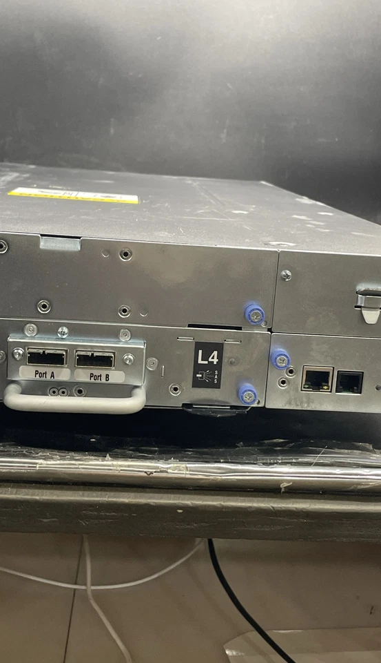 Sistema de almacenamiento automatizado de respaldo de datos para biblioteca de cintas Dell PowerVault TL2000 Foto 4 de 4