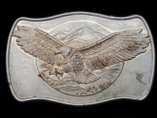 LC03114 VINTAGE 1970s AMERICAN BALD EAGLE SOARING OVER MOUNTAINS BUCKLE