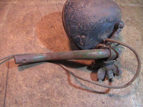 John Deere Dubuque Tractor Guide Head Light with Rod Bracket 40 420 430 ??????? - Bild 3 von 4