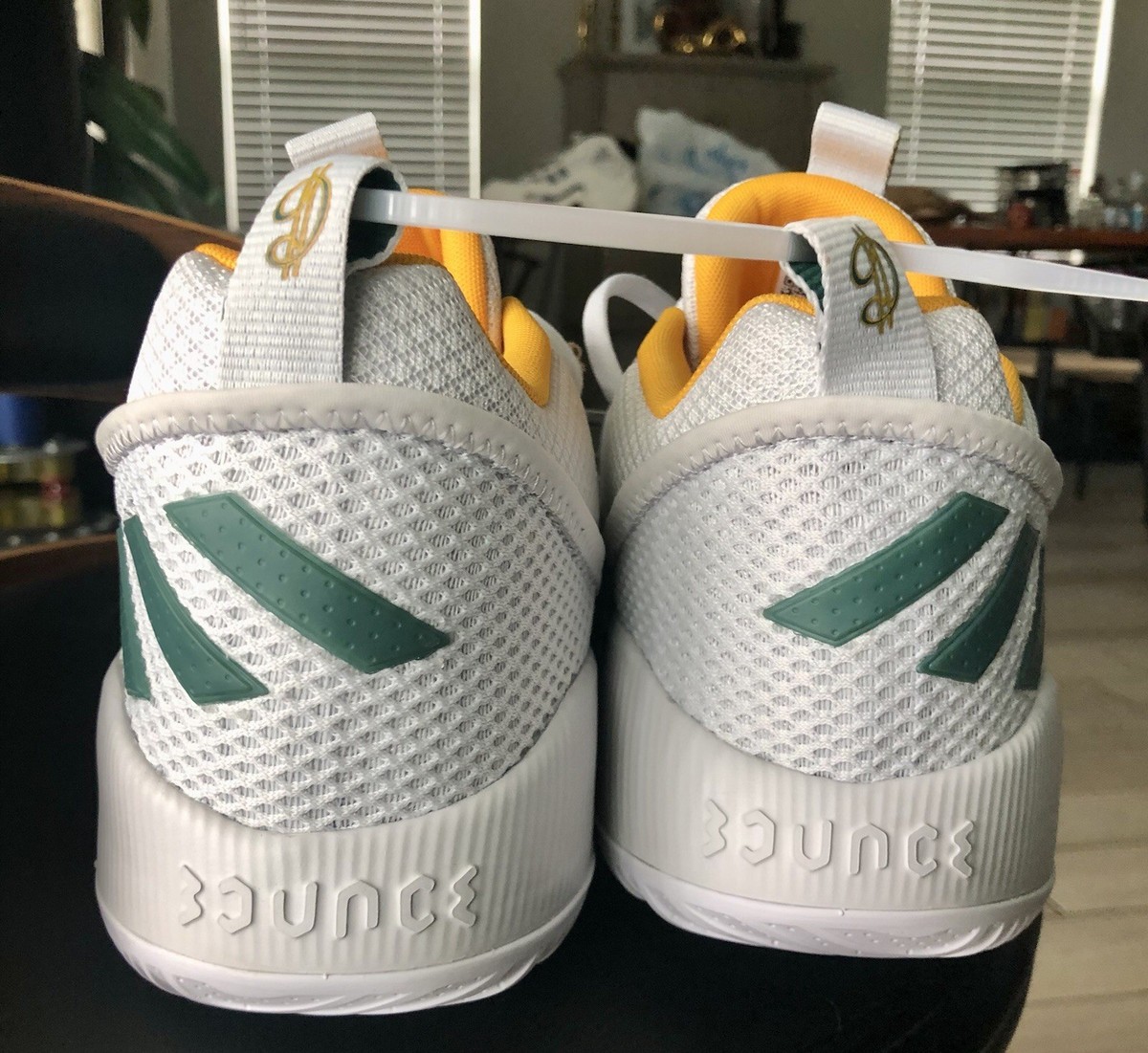⭐︎ Adidas Dame Certified Oregon Men's Size 12.5 HQ3885 Dolla