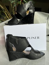 Donald Pliner Women Panya Cut Out Wedge Sandal US8,5M Black 238