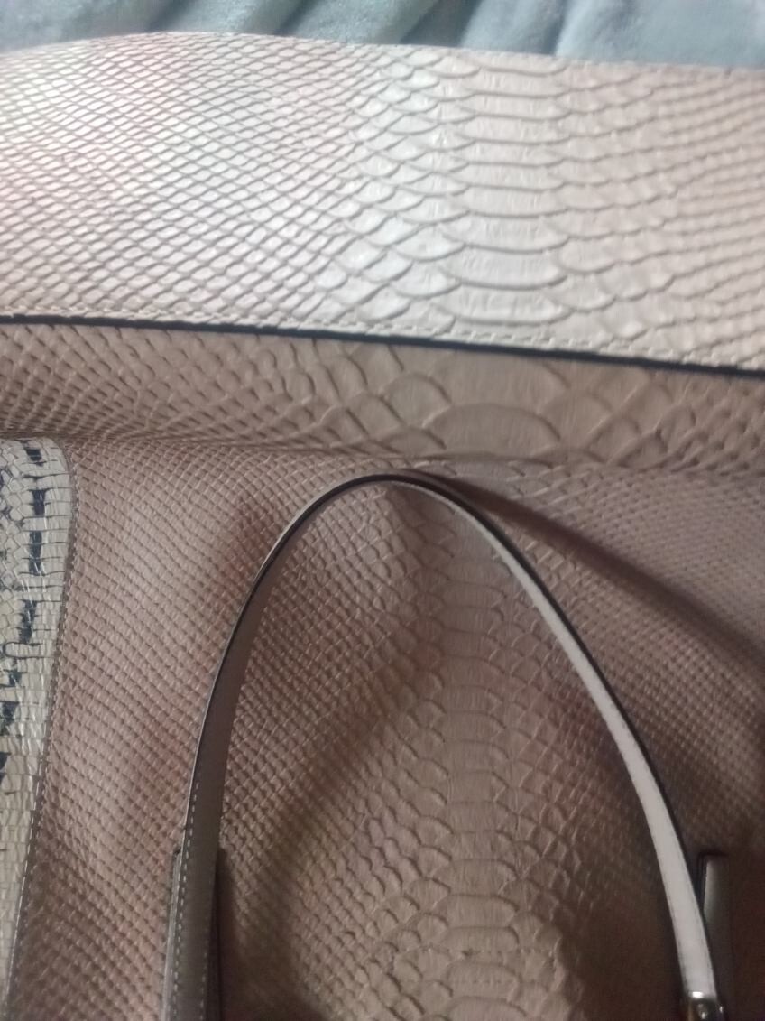 COACH MADISON EMBOSSED PYTHON Large soft beige pi… - image 4