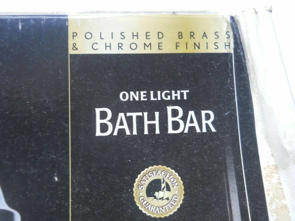 Hampton Bay 1 Light Bath Bar Brass & Chrome Finish Frosted Glass Shade Foto 3 de 4