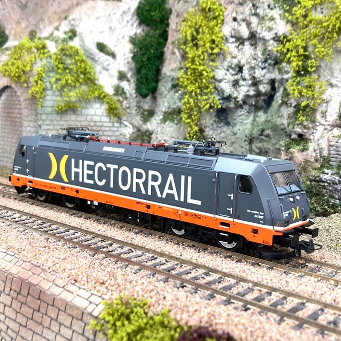 Locomotive Hectorrail 241 007-2 digitale sonore 3 rails ROCO 79948 HO