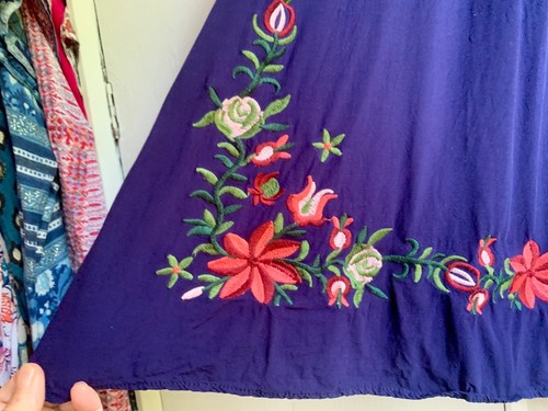 Tunic Top M/L Blue Floral Embroidered Batwing Sleeve - Picture 4 of 10