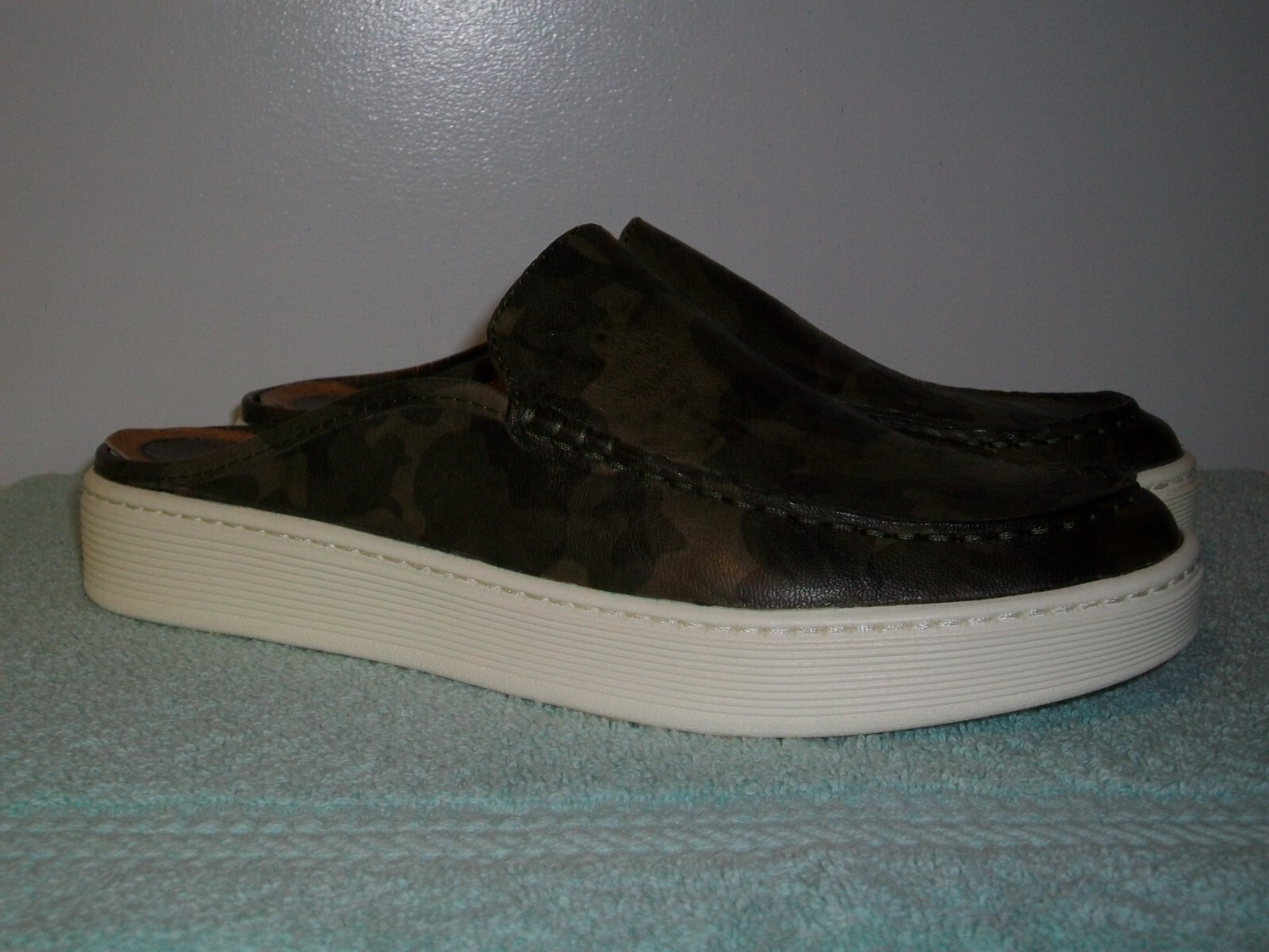 Picture 1 of 6