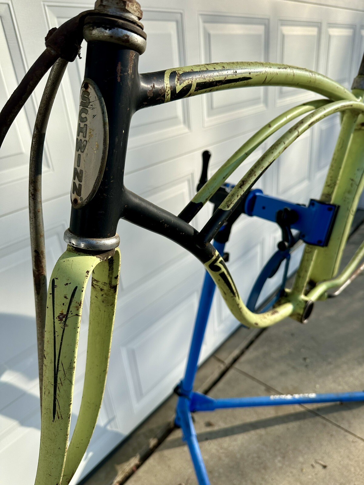 VINTAGE 1952 SCHWINN CANTILEVER BICYCLE FRAME, RARE COLOR KLUNKER BIKE