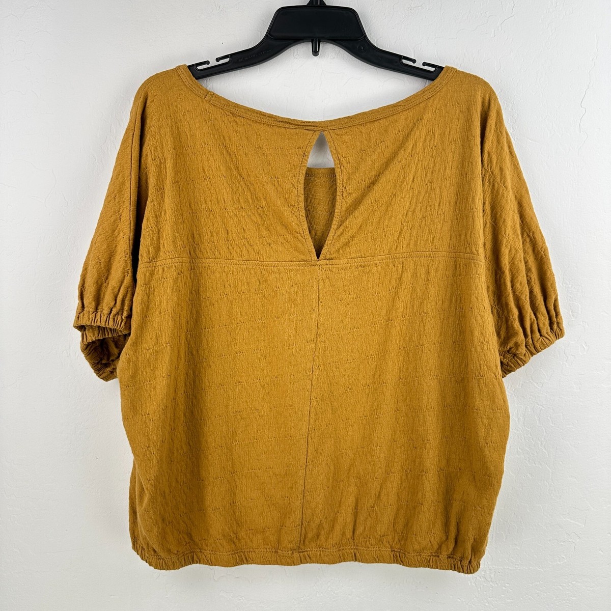 Daily Practice Top Womens Small Tan Dolman Sleeve Keyhole