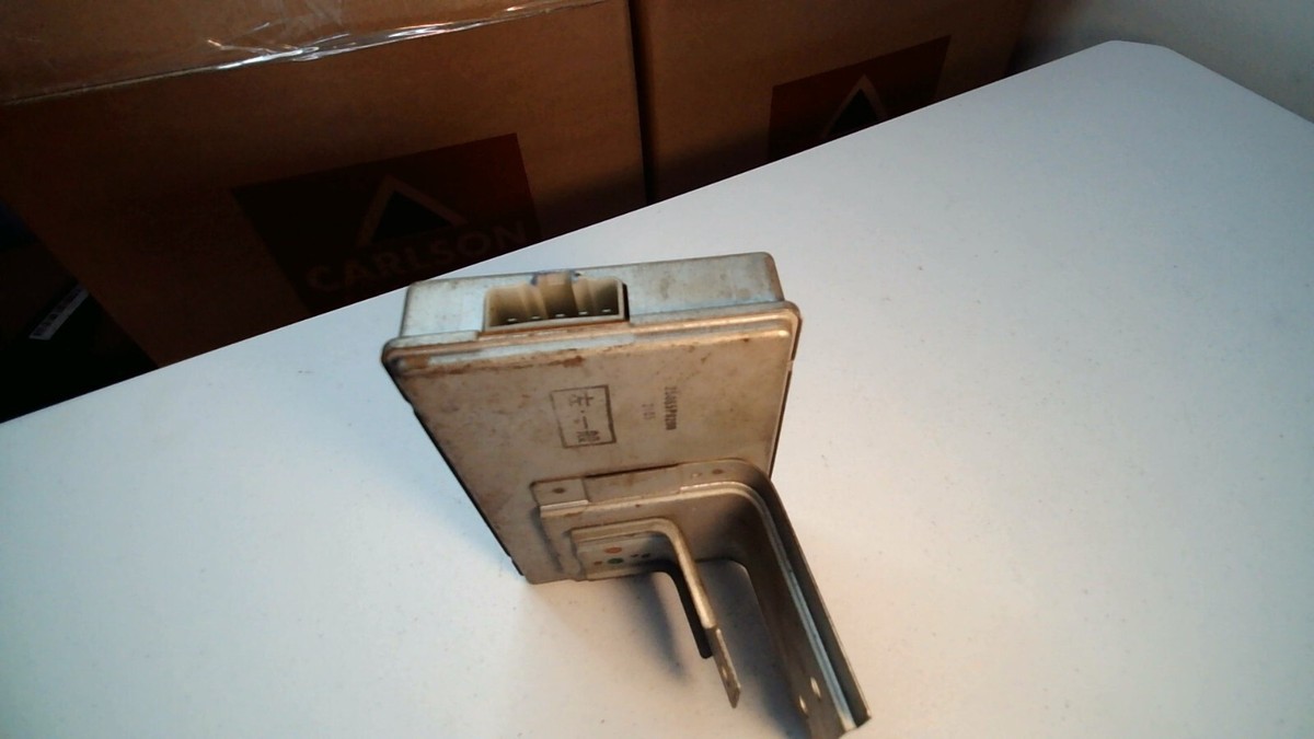 【中古】 AUX SUIVANT S 04-08 Nissan Titan Altima Armada Pathfinder QX56 Auxillary