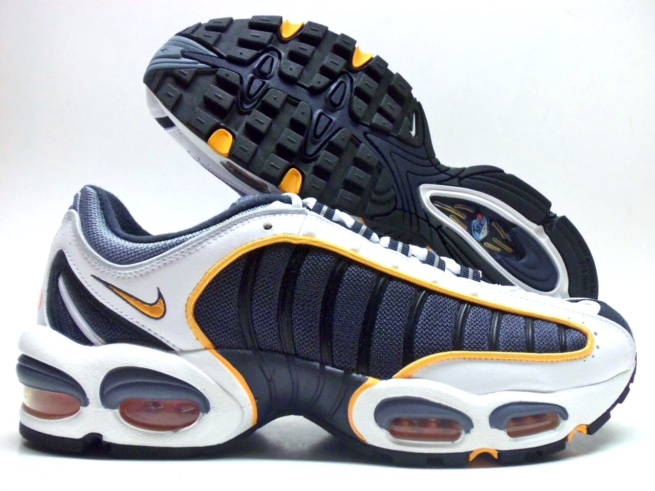 grey & white air max tailwind iv sneakers