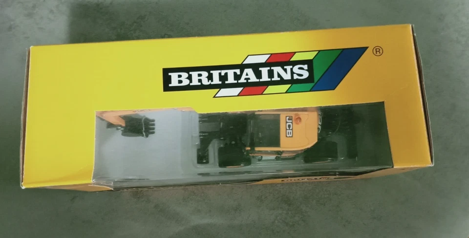 Britains 1:32 - Scavatore  JCB HYDRADIG C110 - 43178 - Immagine 4 di 4