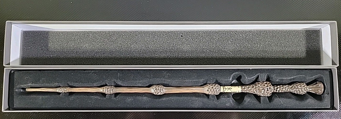 Universal Studios Harry Potter Professor Dumbledore Wand in Box