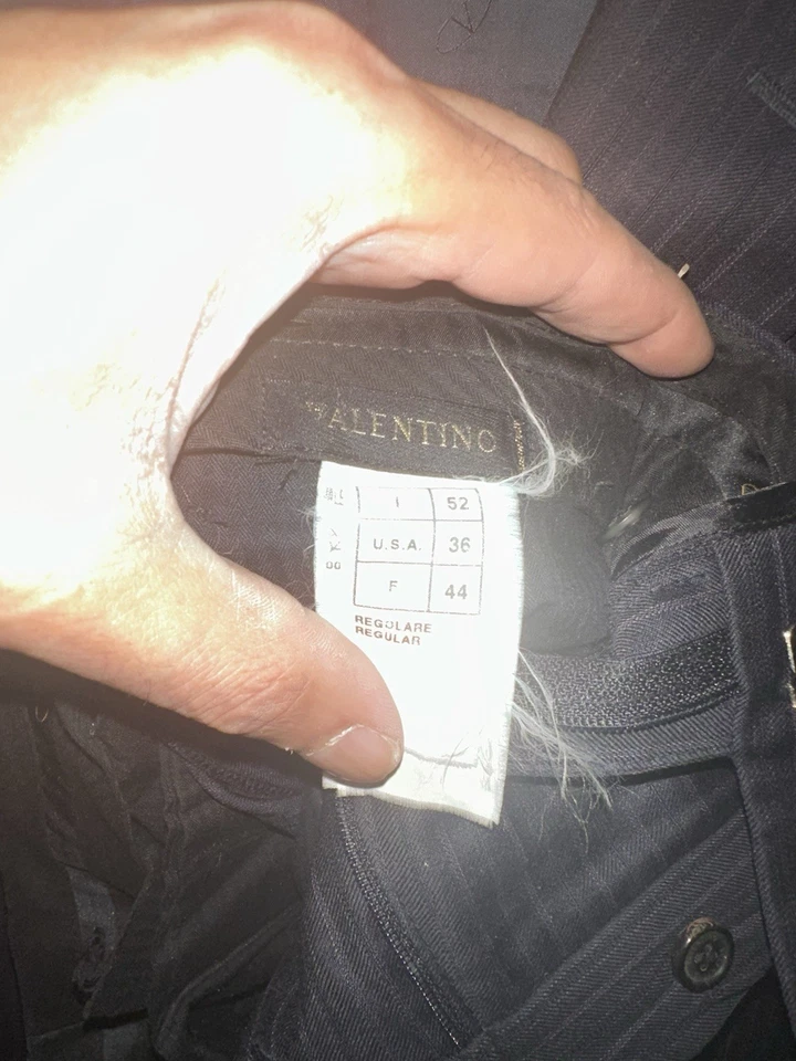 Traje a rayas azul oscuro Valentino para hombre Foto 2 de 4