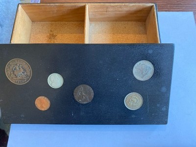 Vintage 1960's Black Laminate Box w/Coin Inlaid Lid - Great Condition