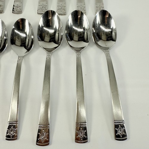 Oneida Winter Frost Snowflake Stainless Flatware 15 pcs Fork Spoon Vietnam - Picture 5 of 15