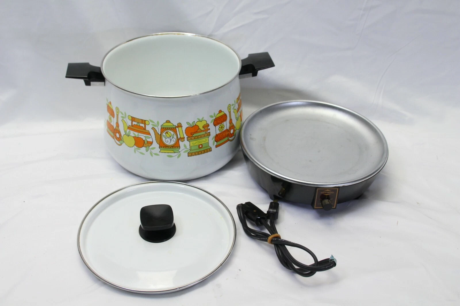 West Bend Lazy Day Vintage Slow Cooker Kitchen Motif 6 Quart 5225 1970s