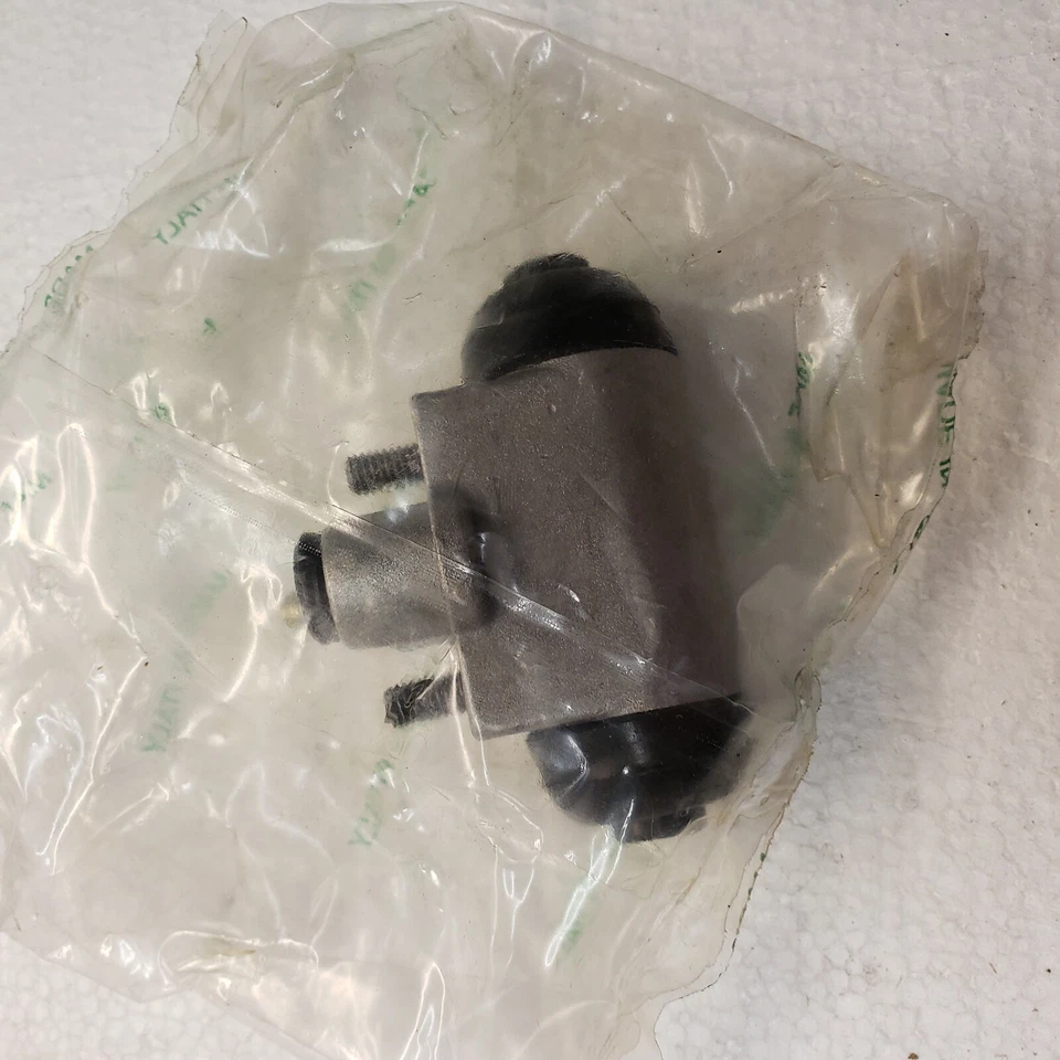 AUTOZONE WHEEL CYLINDER AZ33843, MIDAS WC1420 - Image 2 of 4