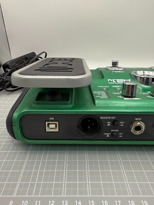 Zoom A2.1u Acoustic Guitar Multi Effects Pedal free shipping