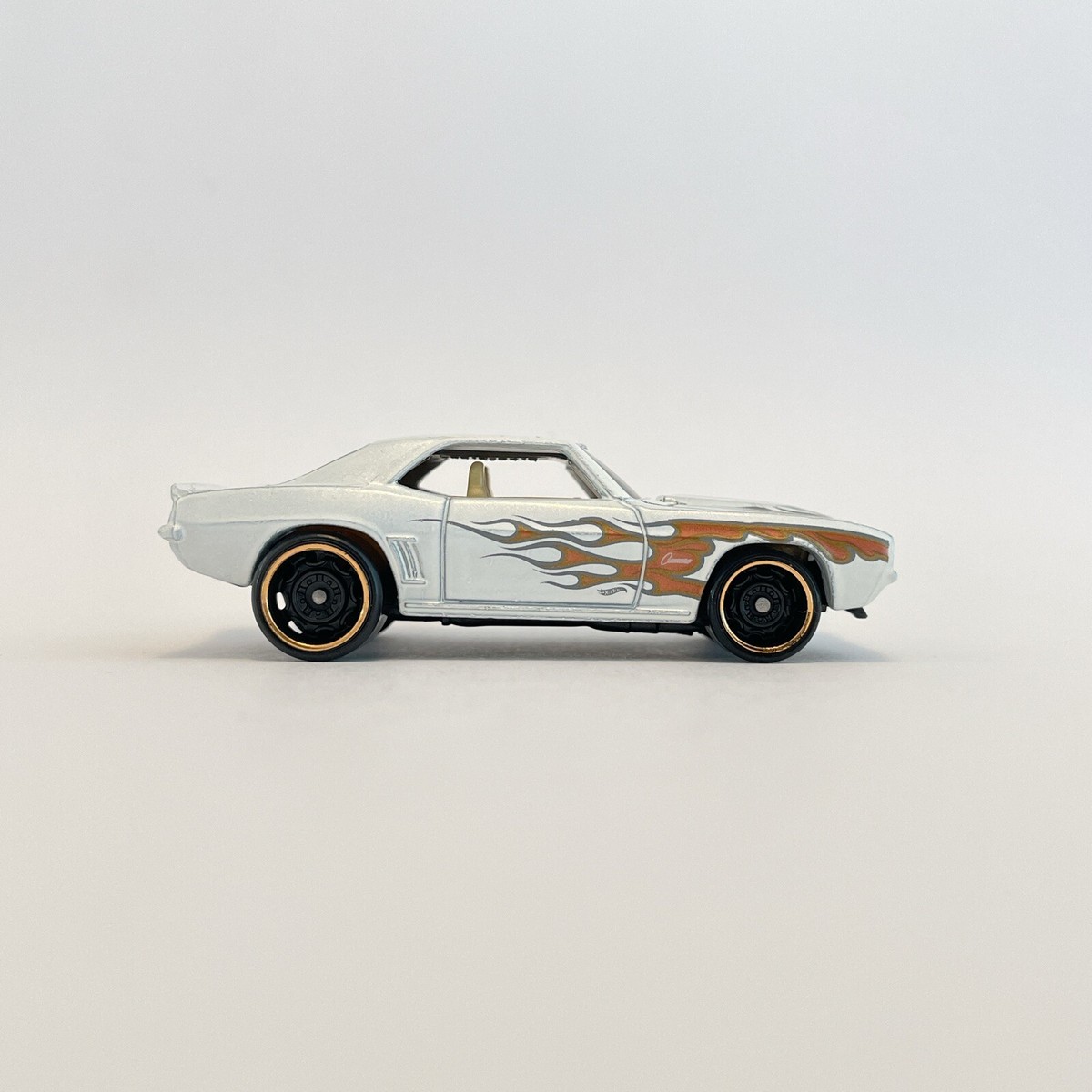 HWホットウィール/'69 Chevyシボレー Camaroカマロ 1/24 HOT WHEELS '69 COPO Camaro HW Muscle Mania Chevy Yellow Car
