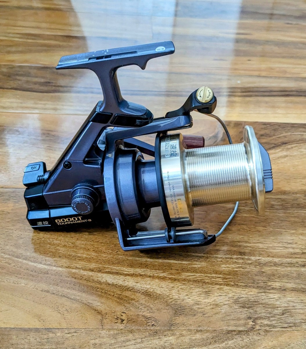 daiwa black widow reels BRA Carp Fishing Reel, 3500A, 4.6:1 Gear Ratio, 18 lbs Max Drag, 31" Line Retrieve, 16.6 oz, Ambidextrous, Aluminum : Sports & Outdoors providing a comfortable grip for long fishing sessions Daiwa Black Widow BR LT