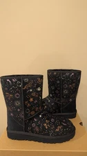 Ugg Australia Womens Classic  Zodiac  Short Boot  Size 7 NIB