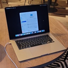 Apple MacBook Air 15,3 Zoll (38,91 cm) Notebook 2024 M3 8GB 256GB QWERTZ de