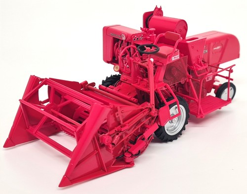 UH 1/32 Massey Ferguson 830 Combine 1960 Red Diecast Model Farm Tractor - Bild 3 von 10