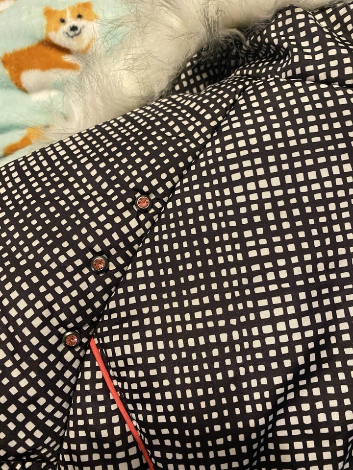 London Fog Girls Size 14/16 White&Black With Faux Fur Lined Hood Long Coat - Image 4 of 4