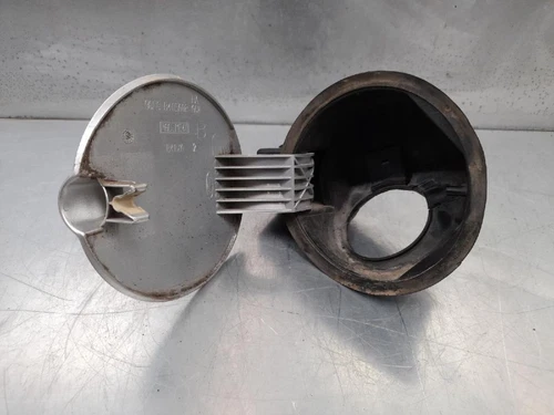 93FGB27936AC Chiusura Esterna Carburante per FORD FIESTA BERLINA Valore 2501180 - Foto 3 di 10