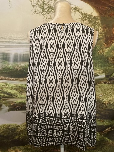 Top sin mangas Avenue talla 18/20 - Imagen 3 de 3