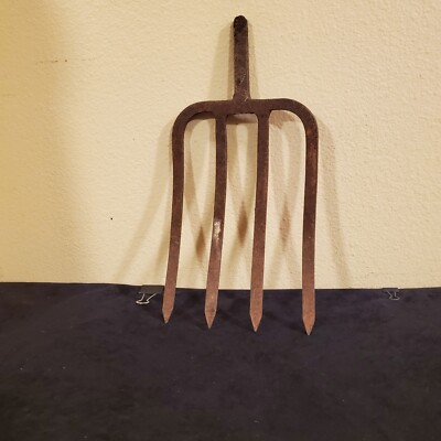 Vintage Farm Pitchfork Head Hay Fork 4/Tines Primitive Yard Tool Crafts Wall Art