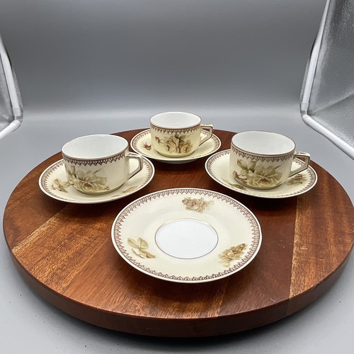 Hermann Ohme Germany Old Ivory #200 Porcelain 3 Cups & 4 Matching Saucers EUC