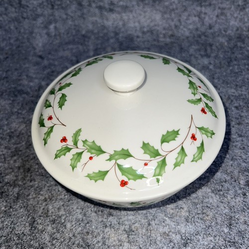Lenox Holly Small Covered Bowl - Picture 2 of 8