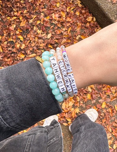 Eternal Letter Bracelet - Picture 4 of 7