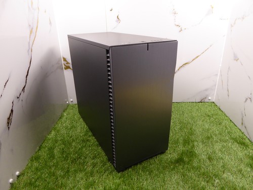 Fractal Design Define 7 Black Brushed Aluminum/Steel Mid Tower PC Case *DENT* U5