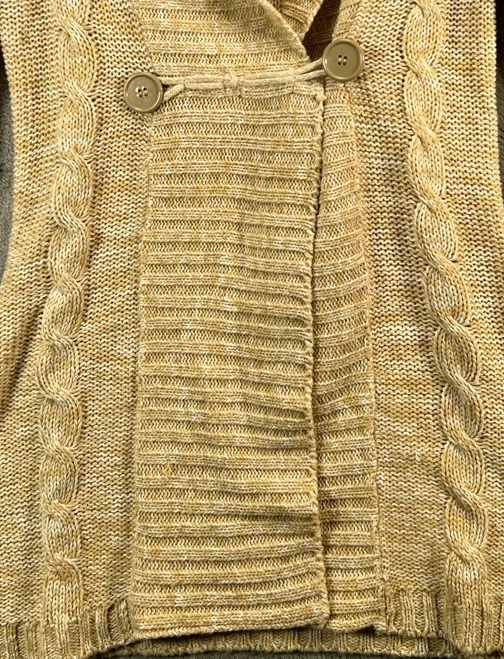 Cárdigan tejido con cable beige suéter cárdigan Allison Brittney Petite PM para mujer Foto 3 de 4