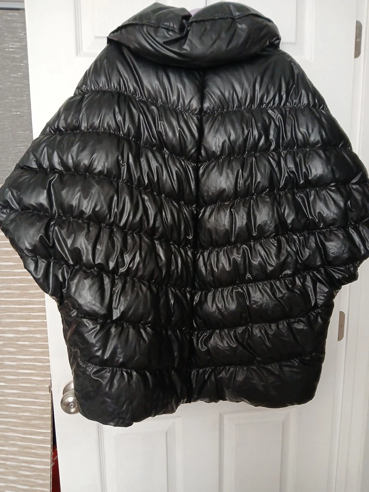 Women's NIKE CASCADE DOWN 550 PUFFER PONCHO JACKET BLACK 651592-010 Size L - Image 4 of 4