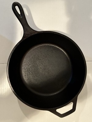 Lodge Cast Iron Stew Pot Dutch Oven With Skillet Lid Two For One
