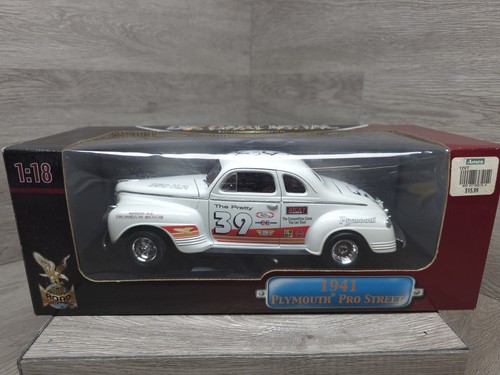 Road Signature 1941 Plymouth Pro Street White (Die-cast - 1:18 Scale) The Petty - Picture 1 of 6