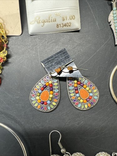 Vintage Beautiful Jewelry Earrings Lot Of 25, *39 - Picture 13 of 16