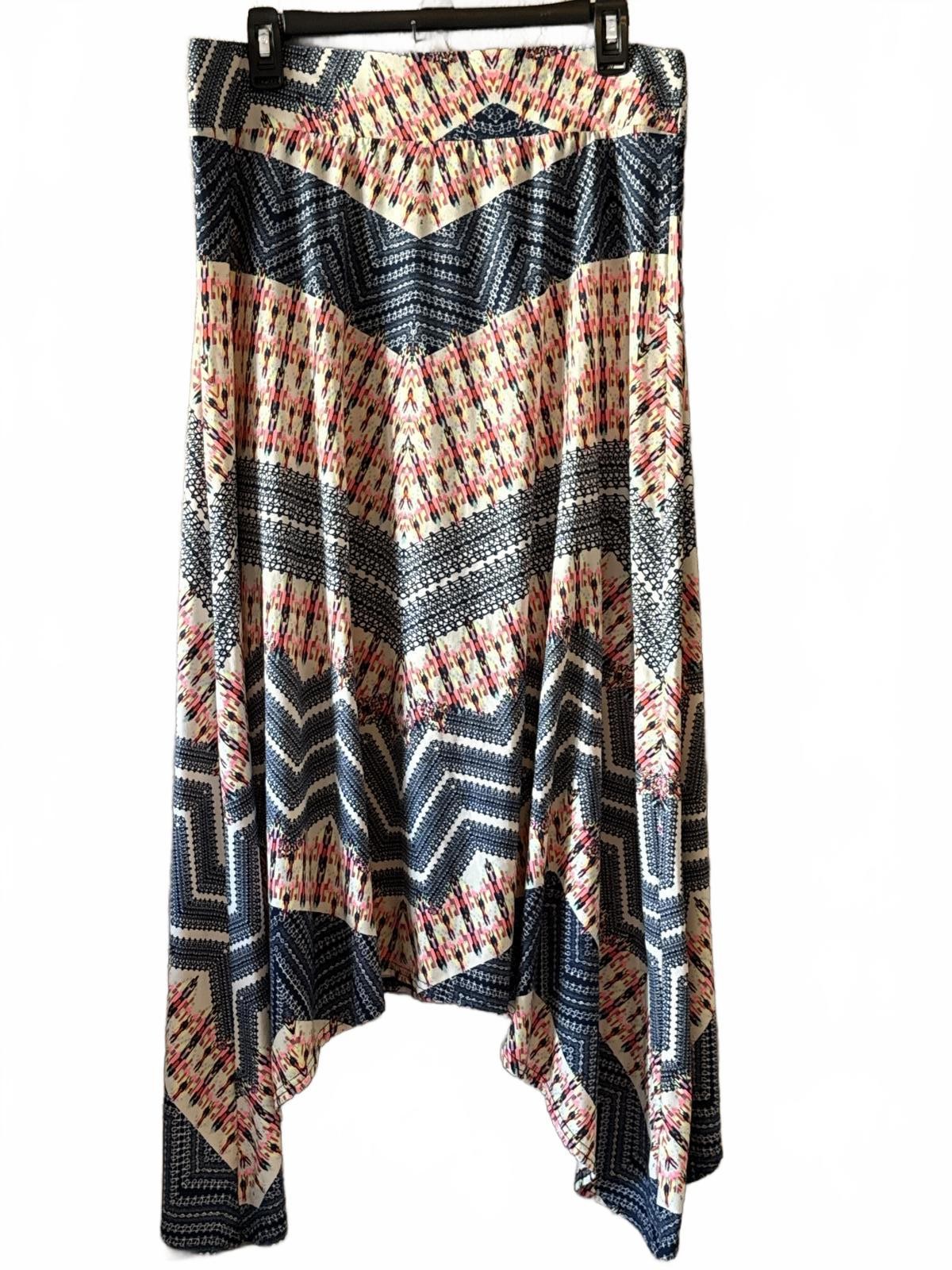 Maurices Large Geometric Patterned Handkerchief H… - image 1