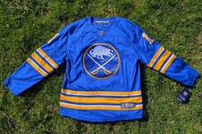 Buffalo Sabres Luukkonen Autographed Jersey JSA Authenticated Large Blue #1