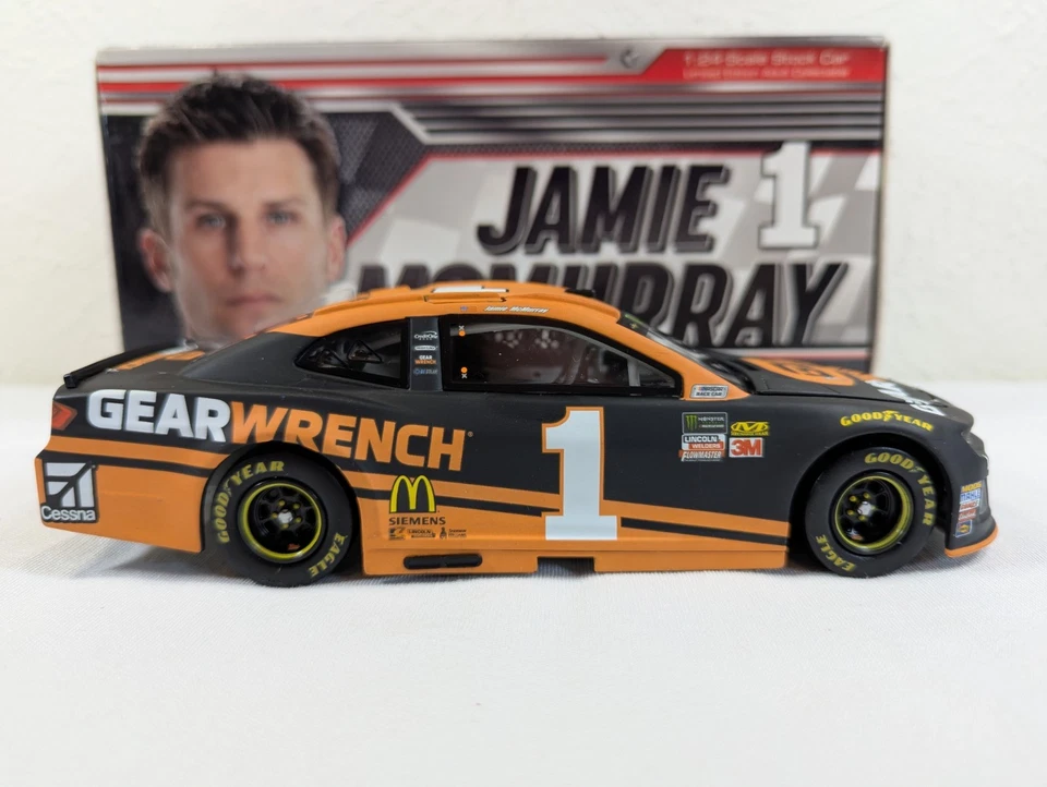 Jamie McMurray #1 GearWrench 2018 Chevrolet Camaro 1:24 - 1 de 769 Foto 4 de 4