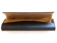 Burberry Black GOLD Inside Classic Clamshell Hard Glasses Case 6 x 2 x 1