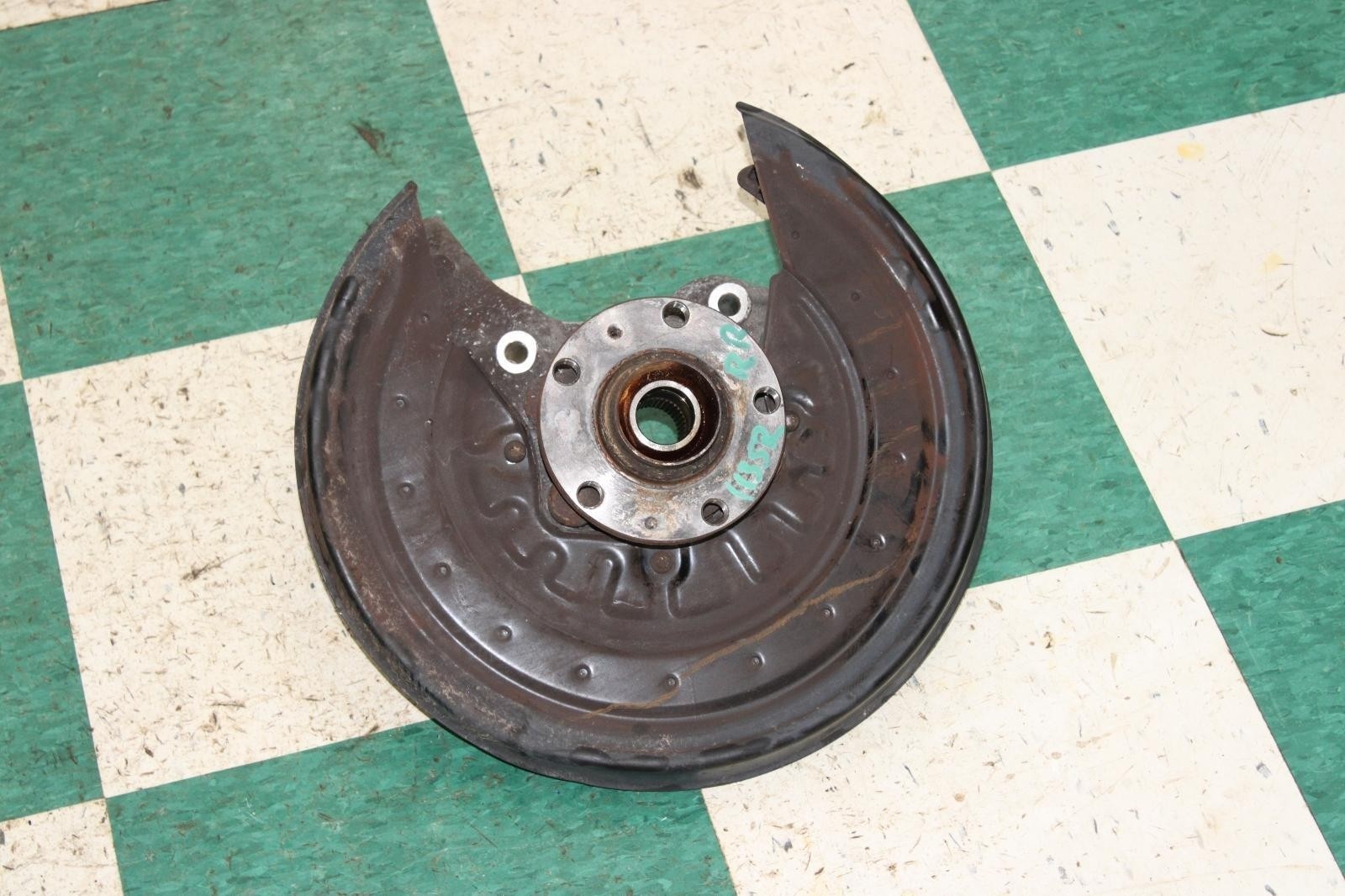 Bentley Flying Spur 2013-2018 Rear Right Steering knuckle