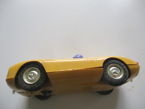 1960's Vintage Scalextric Car PORSCHE 356 SPYDER Model No C61 in Yellow - Picture 5 of 14